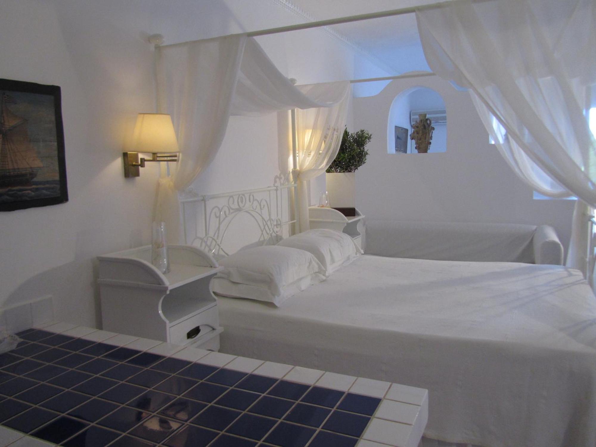 Porto Scoutari Romantic Hotel Skála Værelse billede